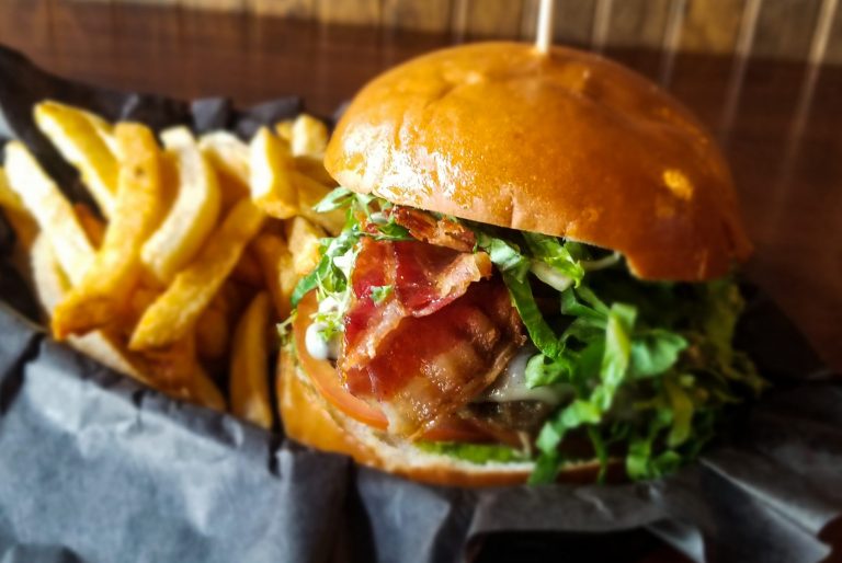 Darby's Pub Best Craft Beer In Kitsilano Vancouver Pizza Delivery